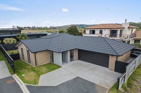 Photo of property in 18 Centaine Way, Papamoa Beach, Papamoa, 3118