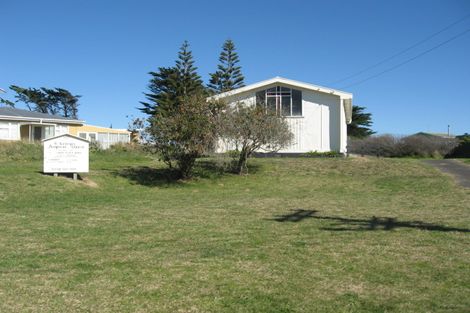 Photo of property in 10 Raukawa Street, Himatangi Beach, Foxton, 4891