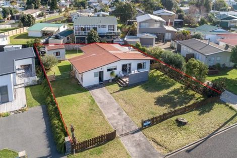 Photo of property in 215 Hauturu Street, Whangamata, 3620