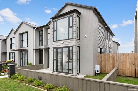 Photo of property in 18b Hollowout Street, Takanini, 2112