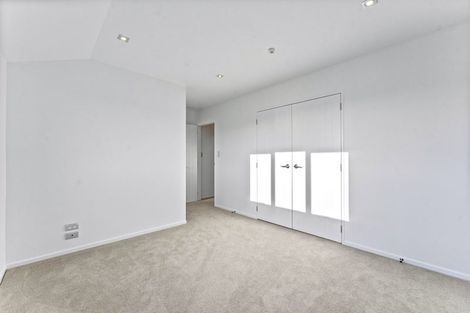 Photo of property in The Rise, 2/11 Hatfield Place, Albany Heights, Auckland, 0632