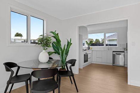 Photo of property in 15c Hamurana Place, Te Atatu Peninsula, Auckland, 0610