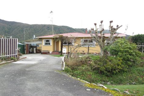 Photo of property in 14 George Street, Murchison, 7007