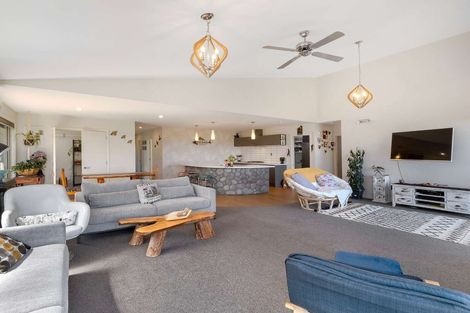 Photo of property in 79 Dunns Avenue, The Pines Beach, 7630