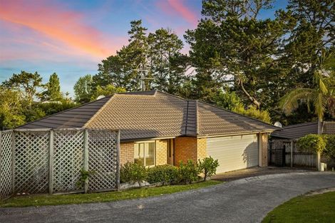 Photo of property in 31 Quincey Place, Massey, Auckland, 0614