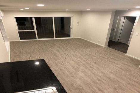 Photo of property in 28 Pooley Street, Pakuranga Heights, Auckland, 2010