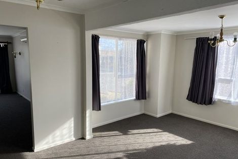 Photo of property in 1/98a Lake Terrace Road, Burwood, Christchurch, 8061