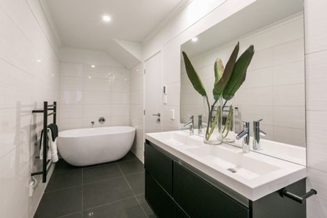 Photo of property in 14a Muritai Crescent, Havelock North, 4130