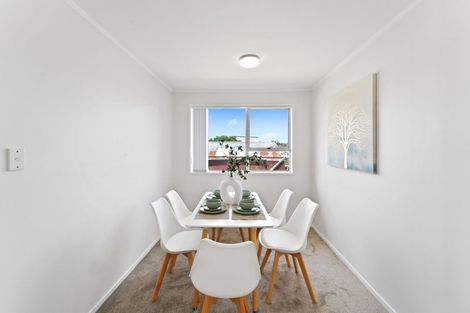 Photo of property in 2/48 Archmillen Avenue, Pakuranga Heights, Auckland, 2010