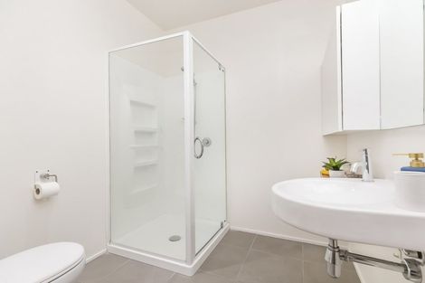 Photo of property in 2/2 Onslow Road, Khandallah, Wellington, 6035