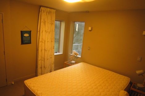 Photo of property in 72 Oriental Parade, Oriental Bay, Wellington, 6011