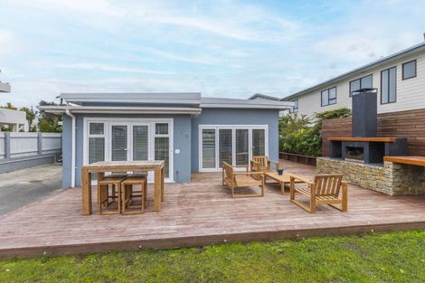 Photo of property in 116 Seaview Road, Paraparaumu Beach, Paraparaumu, 5032