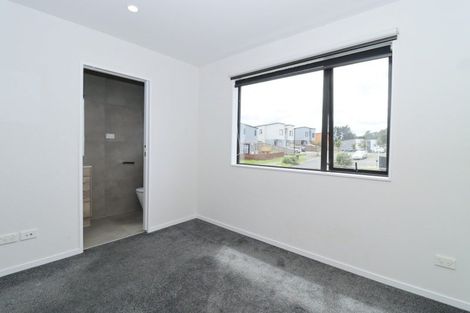 Photo of property in 13b Crestview Rise, Papakura, 2110