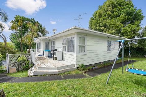 Photo of property in 137 Gossamer Drive, Pakuranga Heights, Auckland, 2010
