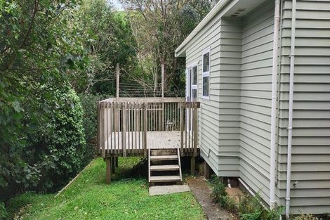 Photo of property in 12 Mataroa Avenue, Northland, Wellington, 6012