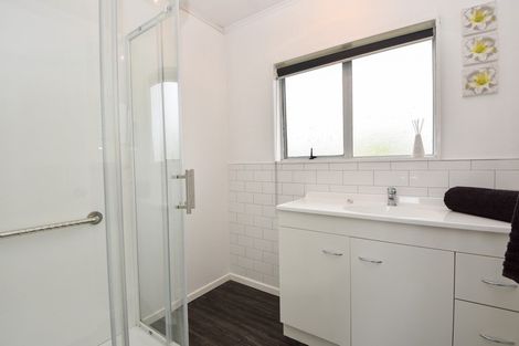 Photo of property in 37 Fisher Place, Carterton, 5713