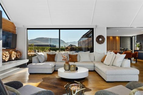 Photo of property in 8 Arran Lane, Jacks Point, Queenstown, 9371