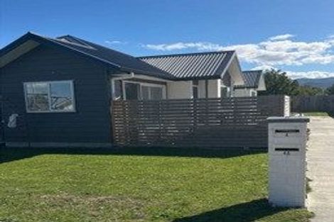 Photo of property in 4 Van Baarle Close, Carterton, 5713