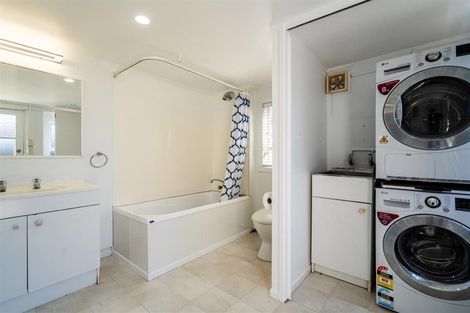 Photo of property in 1/22 Onepoto Road, Hauraki, Auckland, 0622