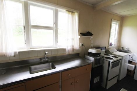 Photo of property in 35 Tararua Street, Pahiatua, 4910