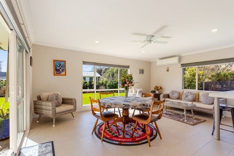 Photo of property in 10 Station Road, Huapai, Kumeu, 0810