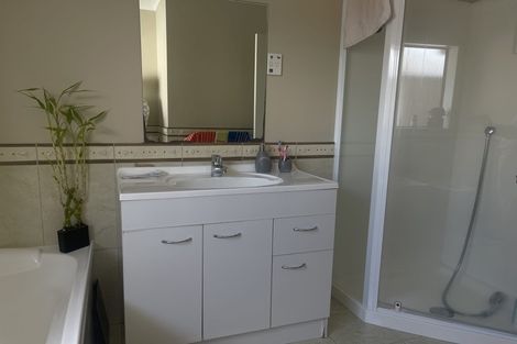 Photo of property in 12 Exotic Place, Massey, Auckland, 0614