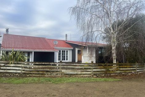 Photo of property in 103 Waikawa Beach Road, Manakau, Levin, 5573