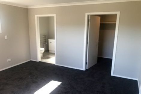 Photo of property in 8 Austin Reid Avenue, Carterton, 5713