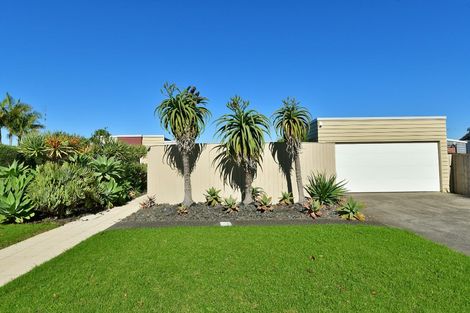 Photo of property in 58 Settlers Grove, Orewa, 0931