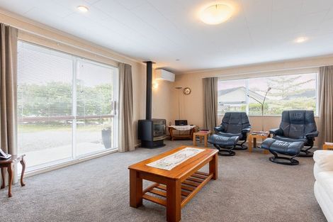 Photo of property in 15 Belvedere Avenue, Waikanae, 5036