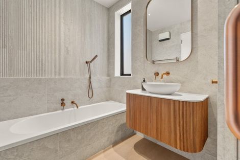 Photo of property in 21 Packer Road, Wanaka, 9382