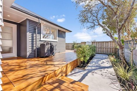 Photo of property in 6 Union Street, Merrilands, New Plymouth, 4312