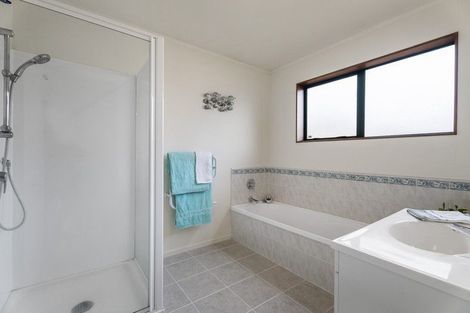 Photo of property in 28 Red Hibiscus Road, Stanmore Bay, Whangaparaoa, 0932
