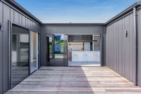 Photo of property in 80 Parklands Avenue, Bell Block, New Plymouth, 4312