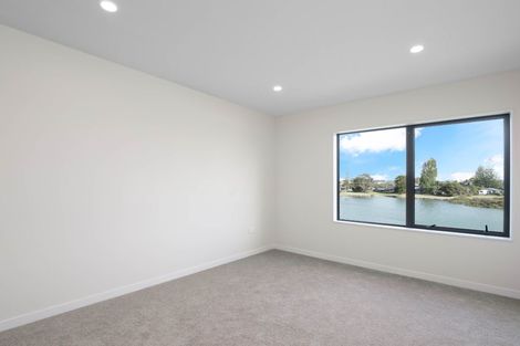 Photo of property in 9 Seaside Place, Pakuranga, Auckland, 2010