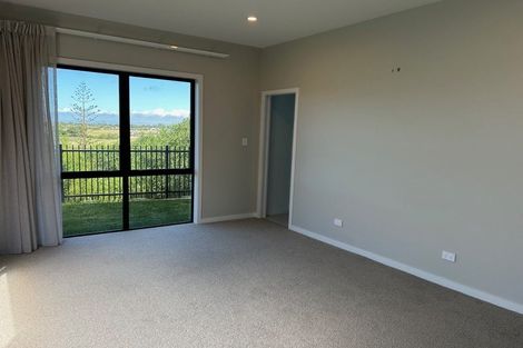 Photo of property in 75 Oak Road, Poraiti, Napier, 4112