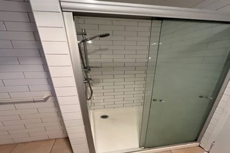 Photo of property in 16 Massine Place, Randwick Park, Auckland, 2105