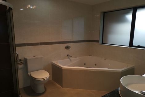 Photo of property in 10 Tekapo Rise, Fairview Heights, Auckland, 0632