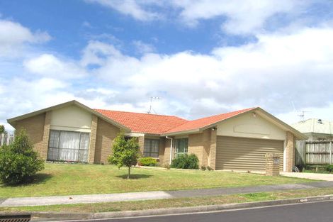 Photo of property in 3 Mannikin Place, Unsworth Heights, Auckland, 0632