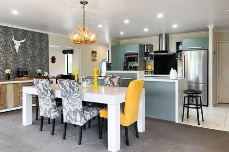 Photo of property in 4 Gleaming Place, Waiuku, 2123