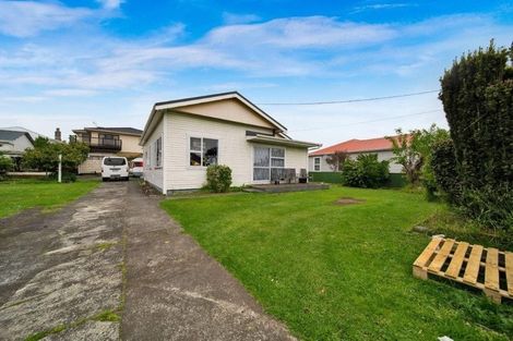 Photo of property in 6 Argyle Street, Hawera, 4610