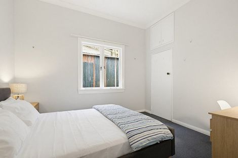 Photo of property in 5 Governor Road, Northland, Wellington, 6012