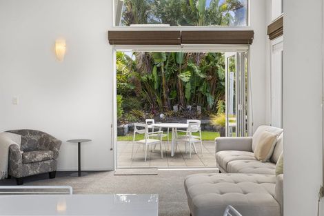 Photo of property in 60 Chesterfield Way, Orewa, 0931