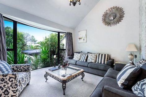 Photo of property in 35a Picasso Drive, West Harbour, Auckland, 0618