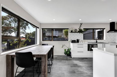 Photo of property in 8 Jade Place, Bell Block, New Plymouth, 4312