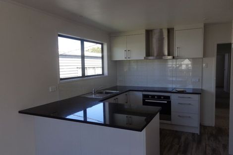 Photo of property in 12 Hamblyn Place, Ranui, Auckland, 0612