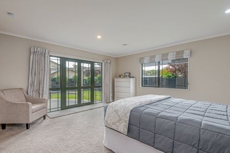 Photo of property in 19 Strachan Way, Highbury, Palmerston North, 4412