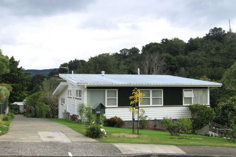 Photo of property in 6 Harewood Grove, Pinehaven, Upper Hutt, 5019