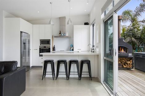 Photo of property in 17 Surfers Avenue, Waihi Beach, 3611