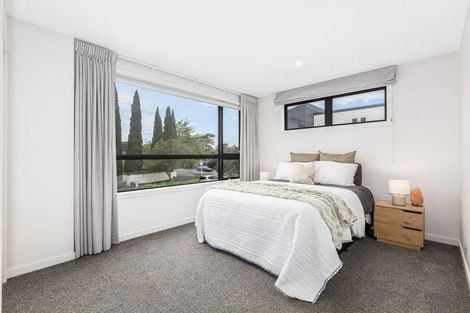 Photo of property in 1b Wai-iti Crescent, Woburn, Lower Hutt, 5010